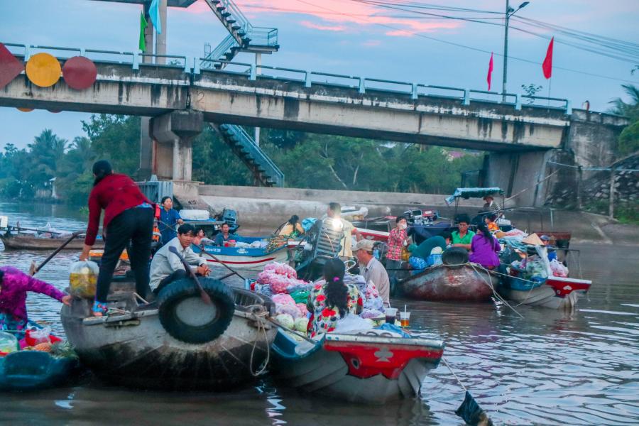 HALF DAY CAN THO - PHONG DIEN FLOATING MARKET -  SMALL CANAL - HIBPDMK1